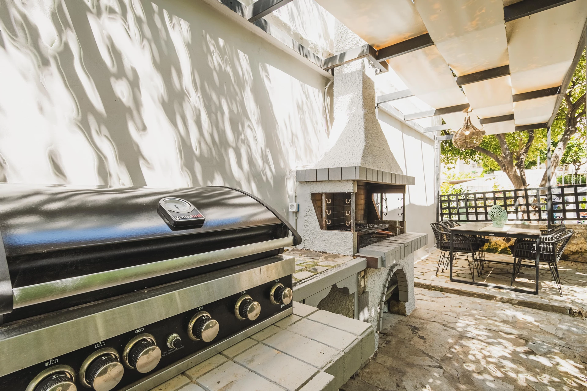 Secret Garden Downtown Residence